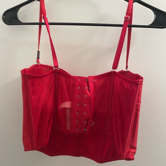 Red Bow Lingerie (VS) - Picture 2 of 4